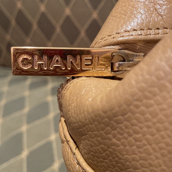 Authentic Chanel bowler bag - Picture 3 of 16